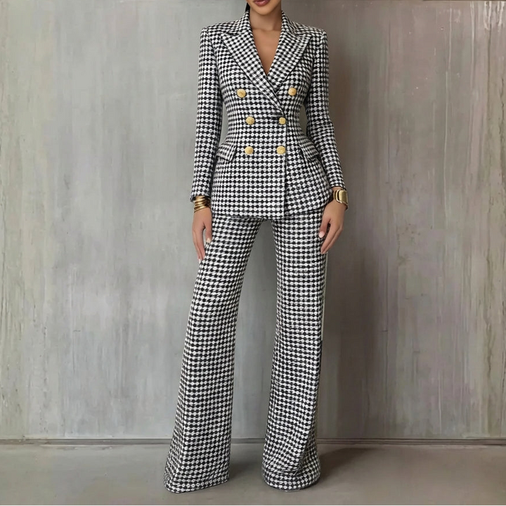 Vera Statement Plaid Suit